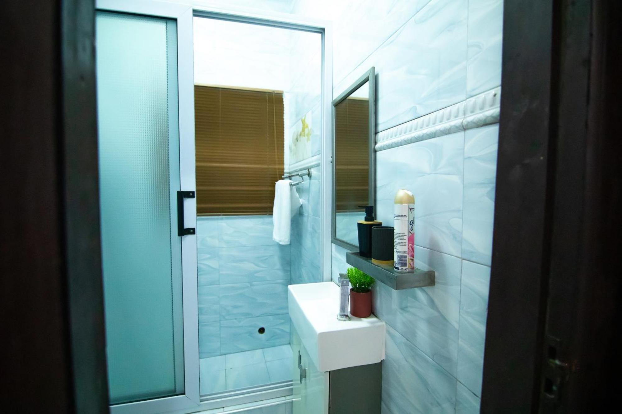 Stylish East Legon Apartment - Ac, Wi-Fi, Netflix Accra Eksteriør bilde